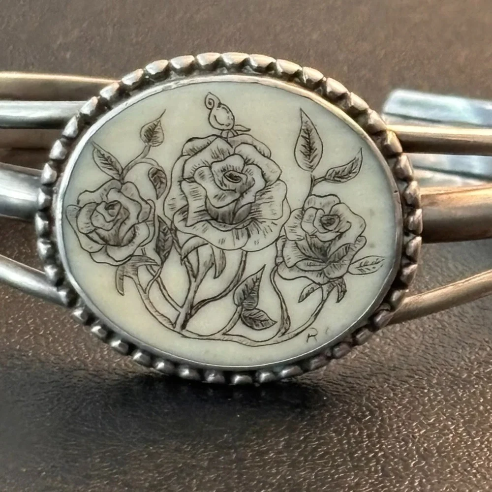Vintage Scrimshaw Carved Floral Sterling Silver Cuff Bracelet size 6.75 Classic